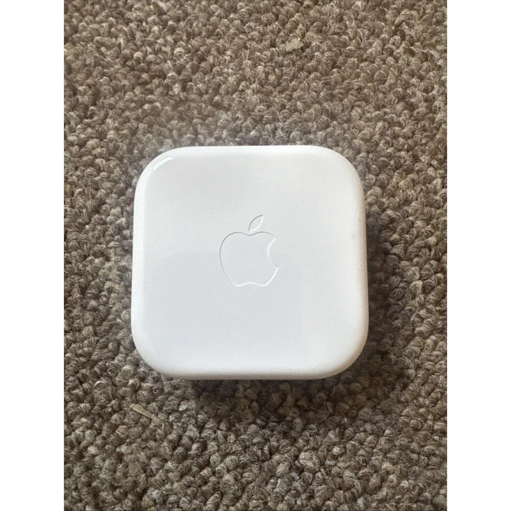 Apple EarPods With Microphone In Ear Headphone With Headphone Jack New In Box